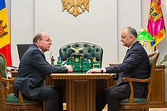 Президент Молдовы и посол России обсудили выборы в парламент республики