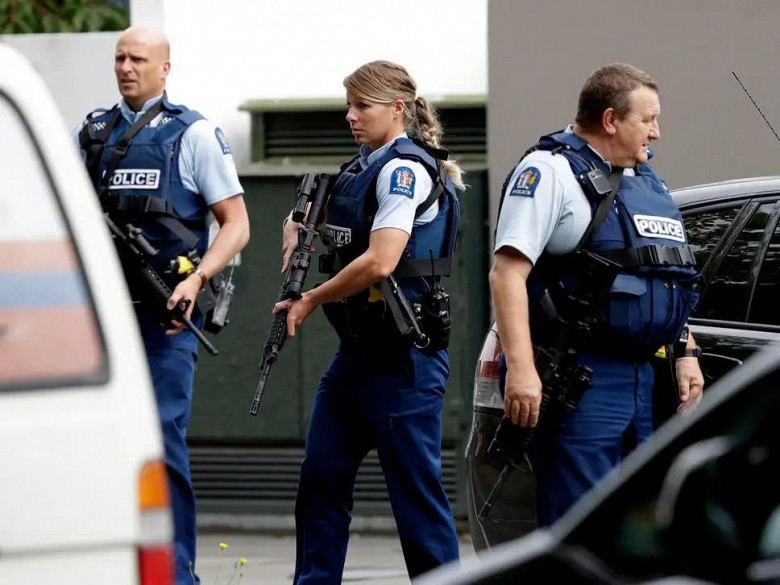 В результате стрельбы в мечетях в Новой Зеландии погибли 40 человек фото 3