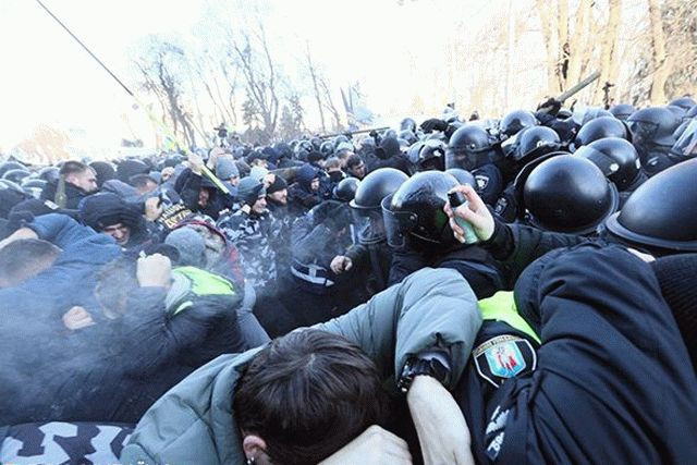 Proteste în Kiev ... фото 2