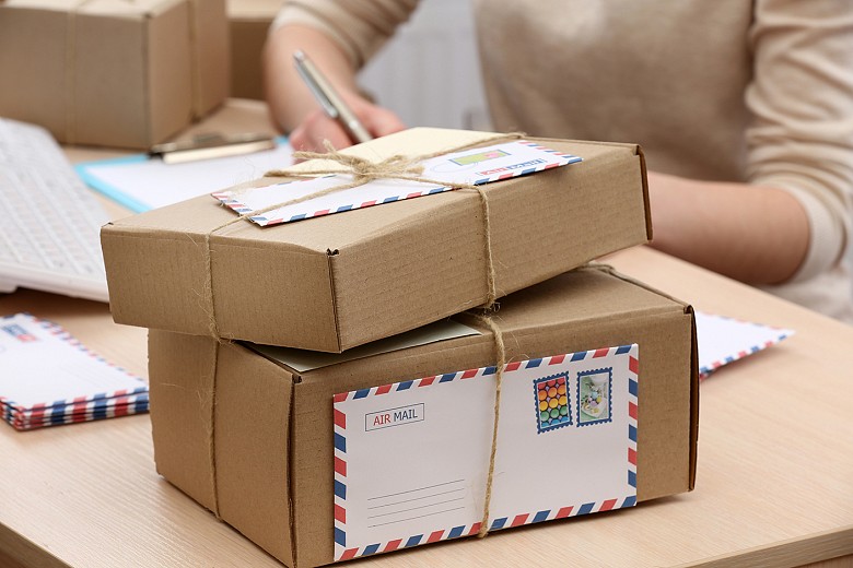 Почта установила "карантин" на выдачу и прием посылок.