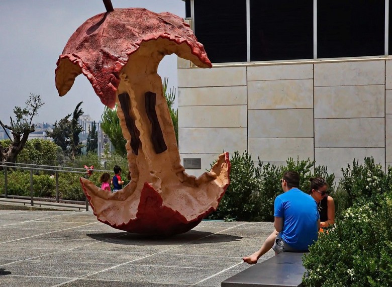 Памятник Огрызку яблока, Иерусалим